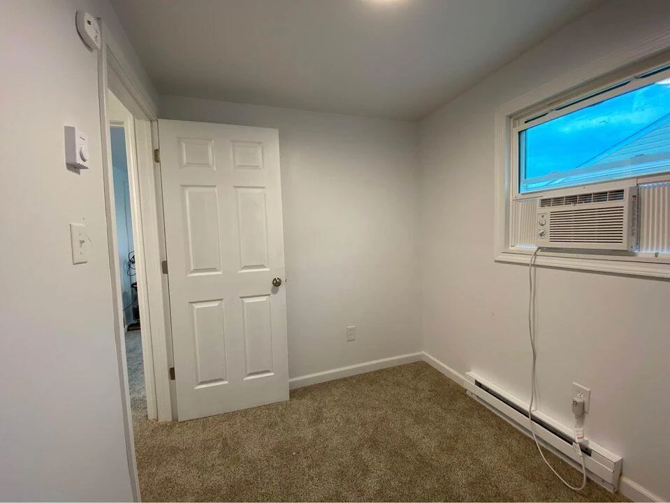 1528 Riverdale RD - Photo 10