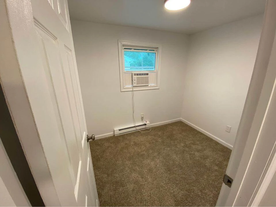 1528 Riverdale RD - Photo 7