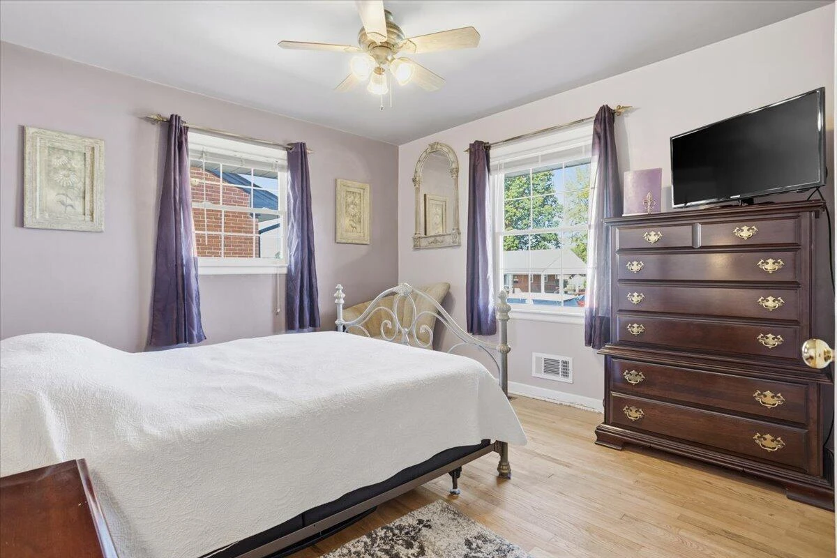 135 Christian AVE - Photo 10