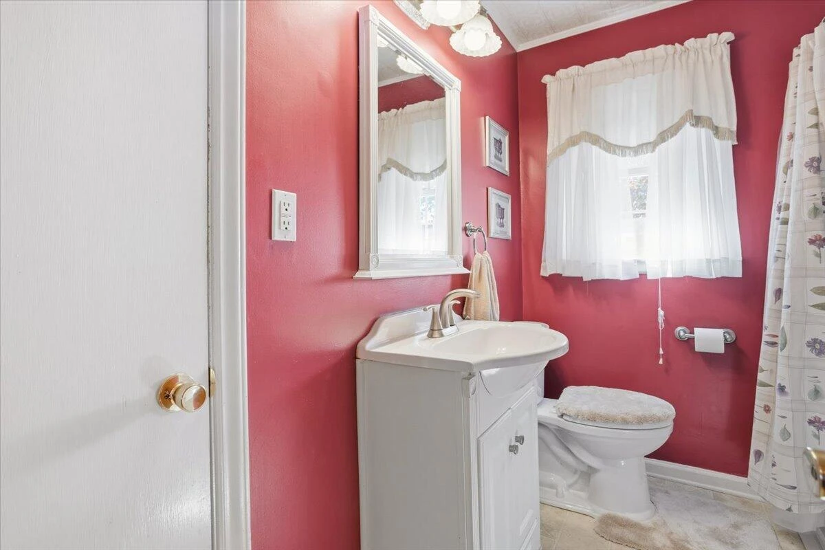 135 Christian AVE - Photo 11