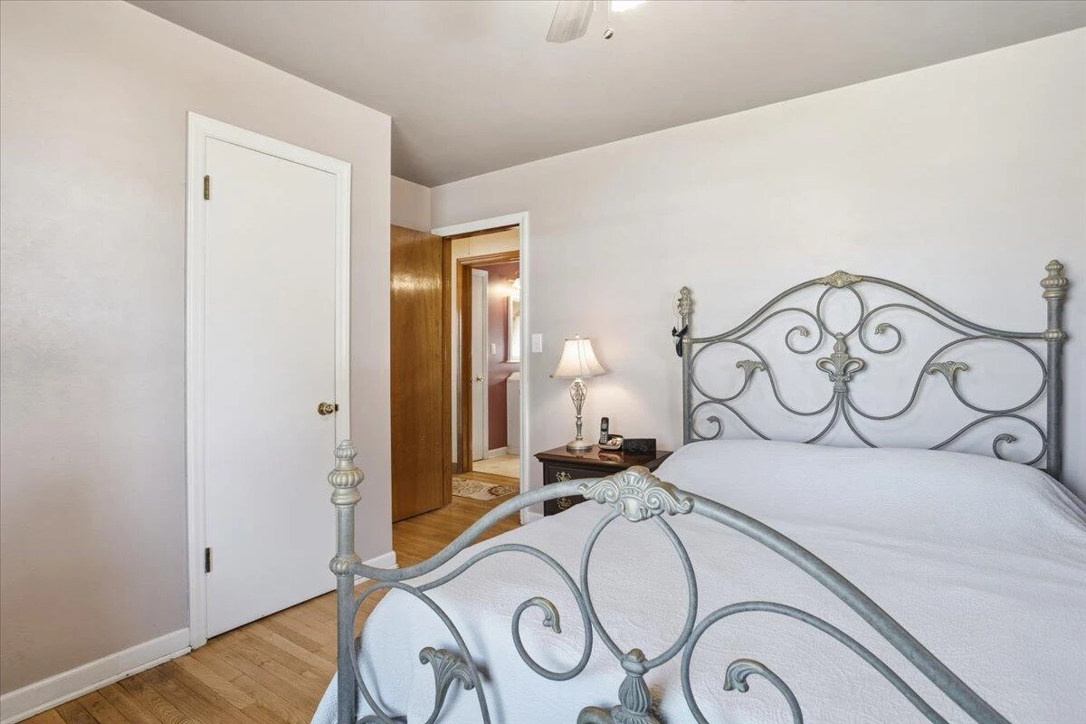 135 Christian AVE - Photo 15
