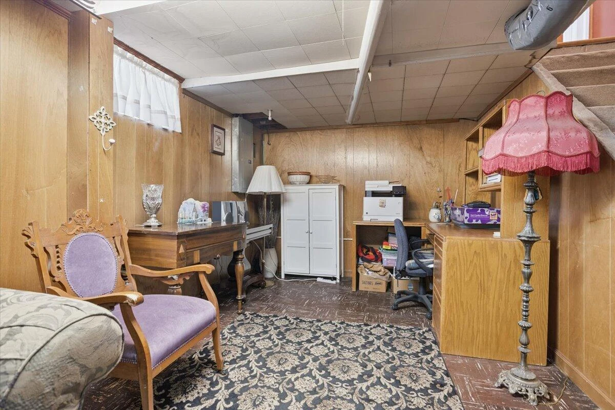 135 Christian AVE - Photo 22
