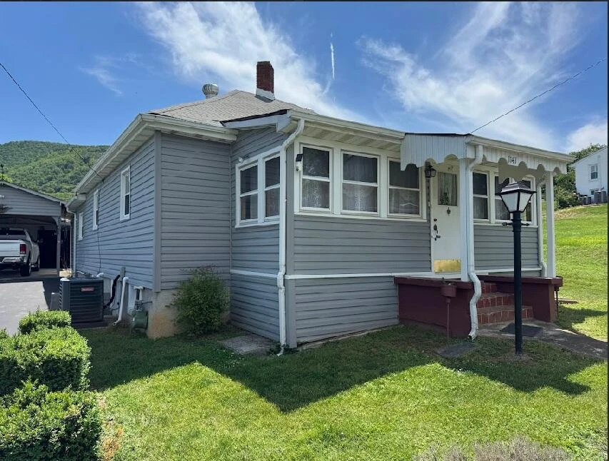 1147 Tipton AVE