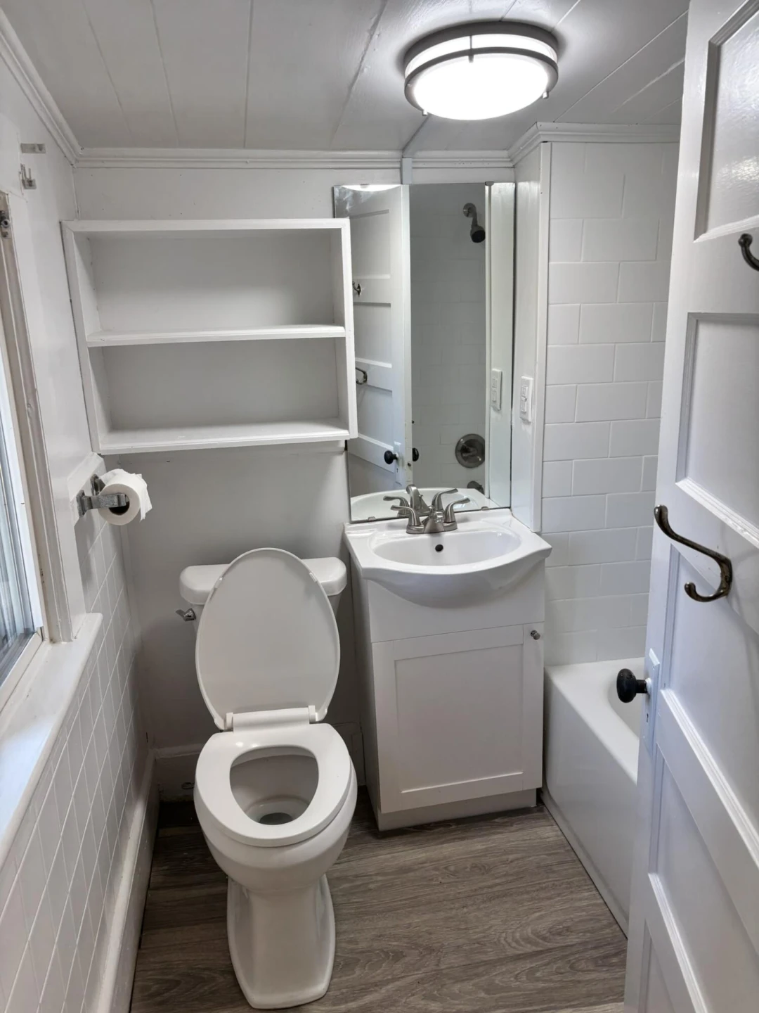 1147 Tipton AVE - Photo 8