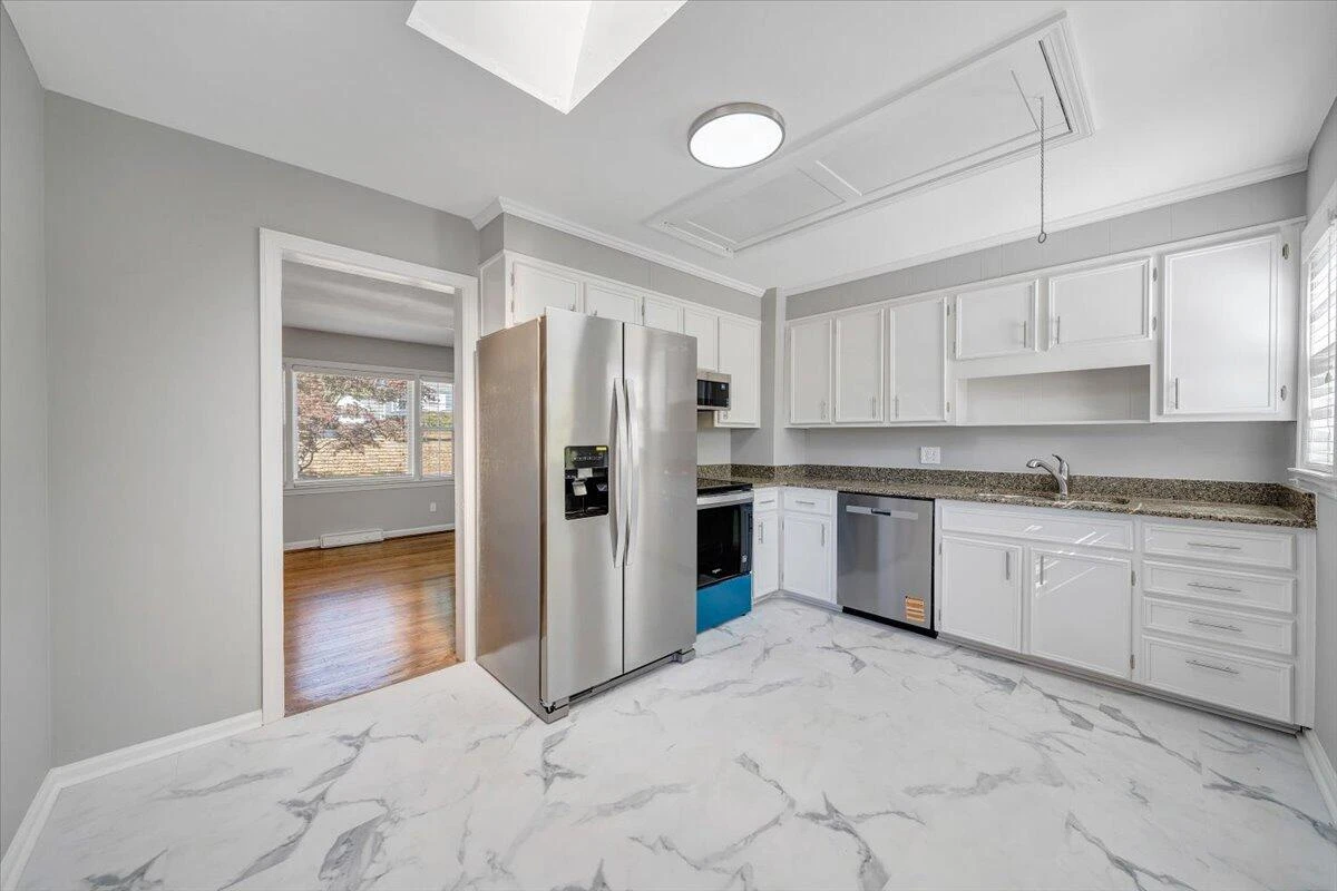 2775 Derwent DR - Photo 23