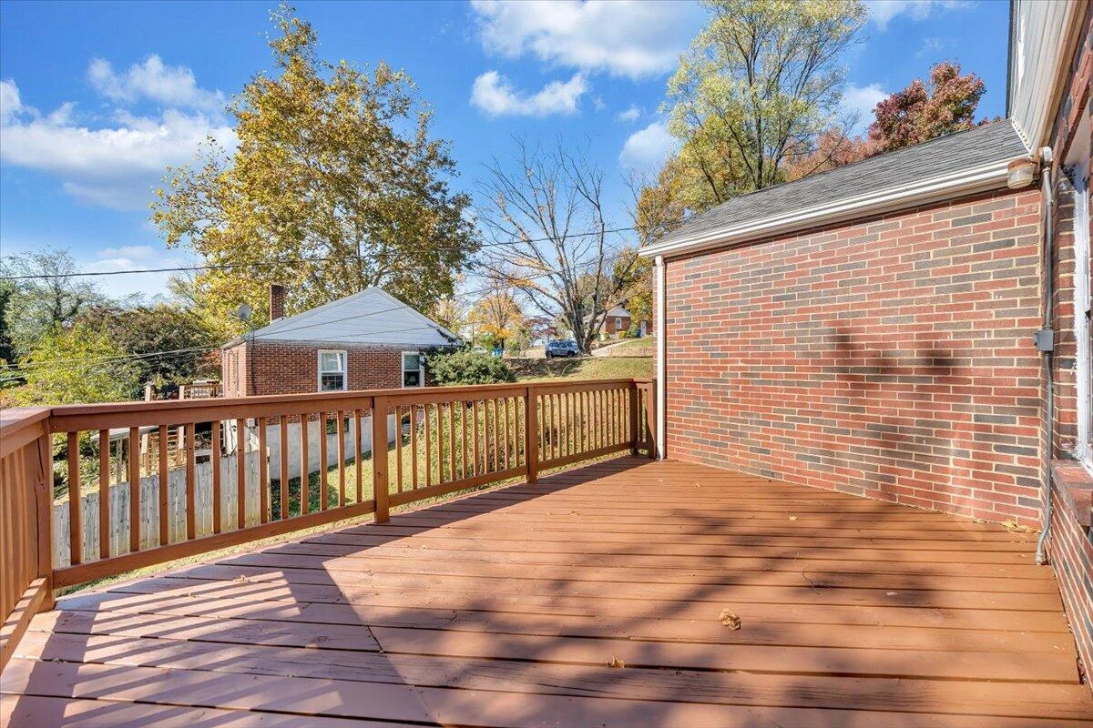 2775 Derwent DR - Photo 40
