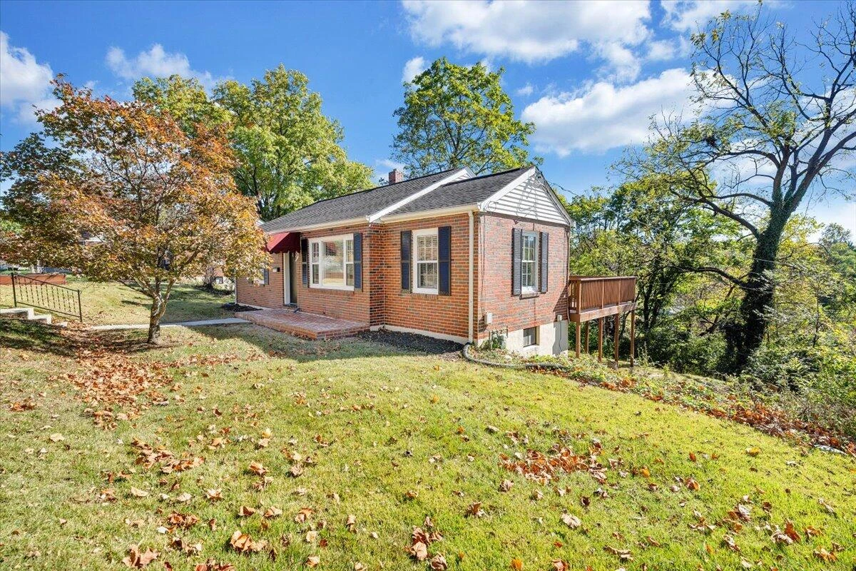 2775 Derwent DR - Photo 50