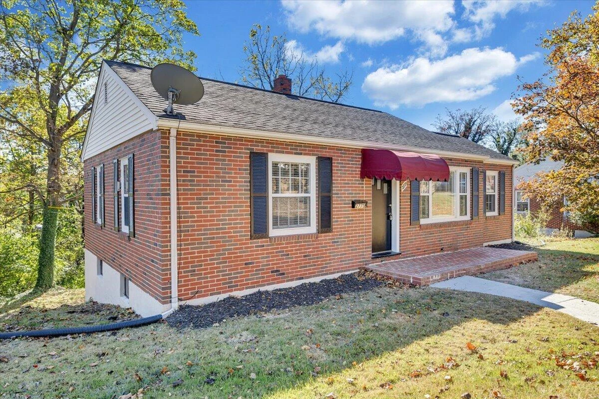 2775 Derwent DR - Photo 52
