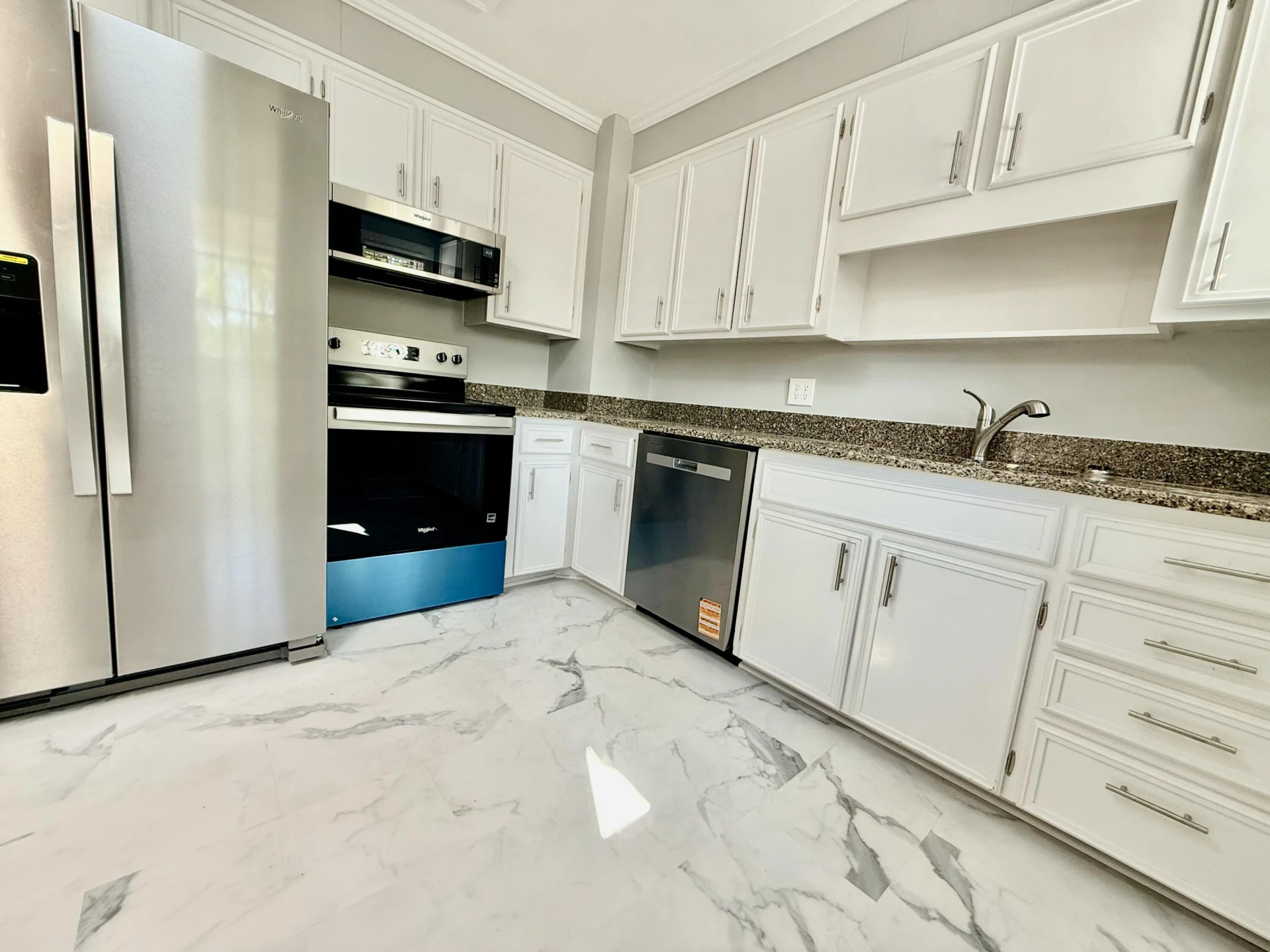 2775 Derwent DR - Photo 6
