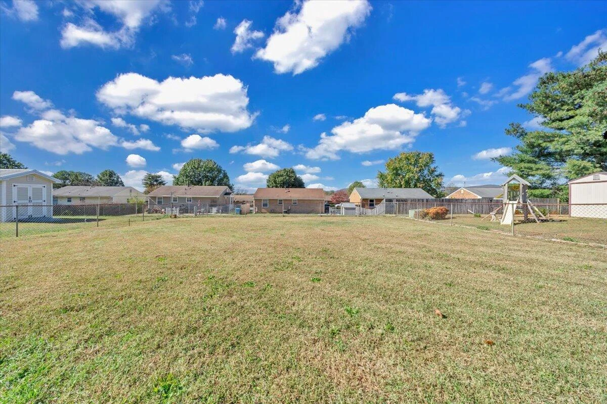 4720 Pennsylvania AVE - Photo 37