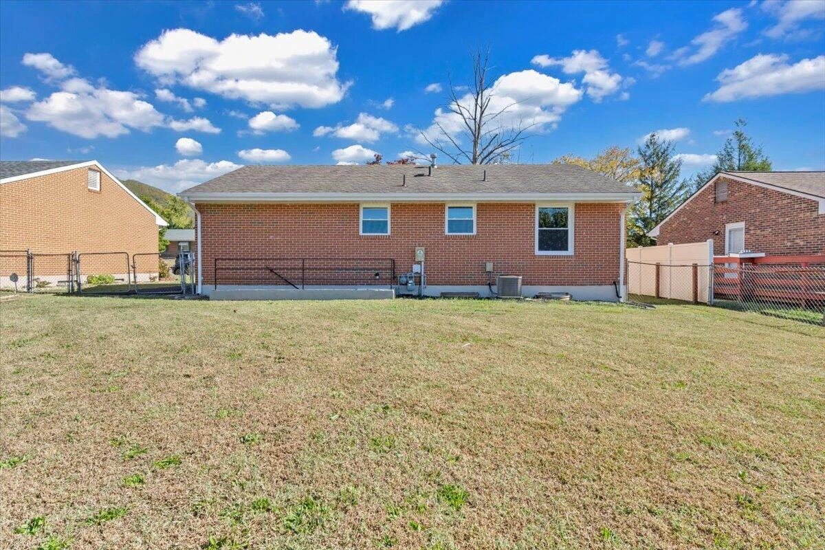 4720 Pennsylvania AVE - Photo 39