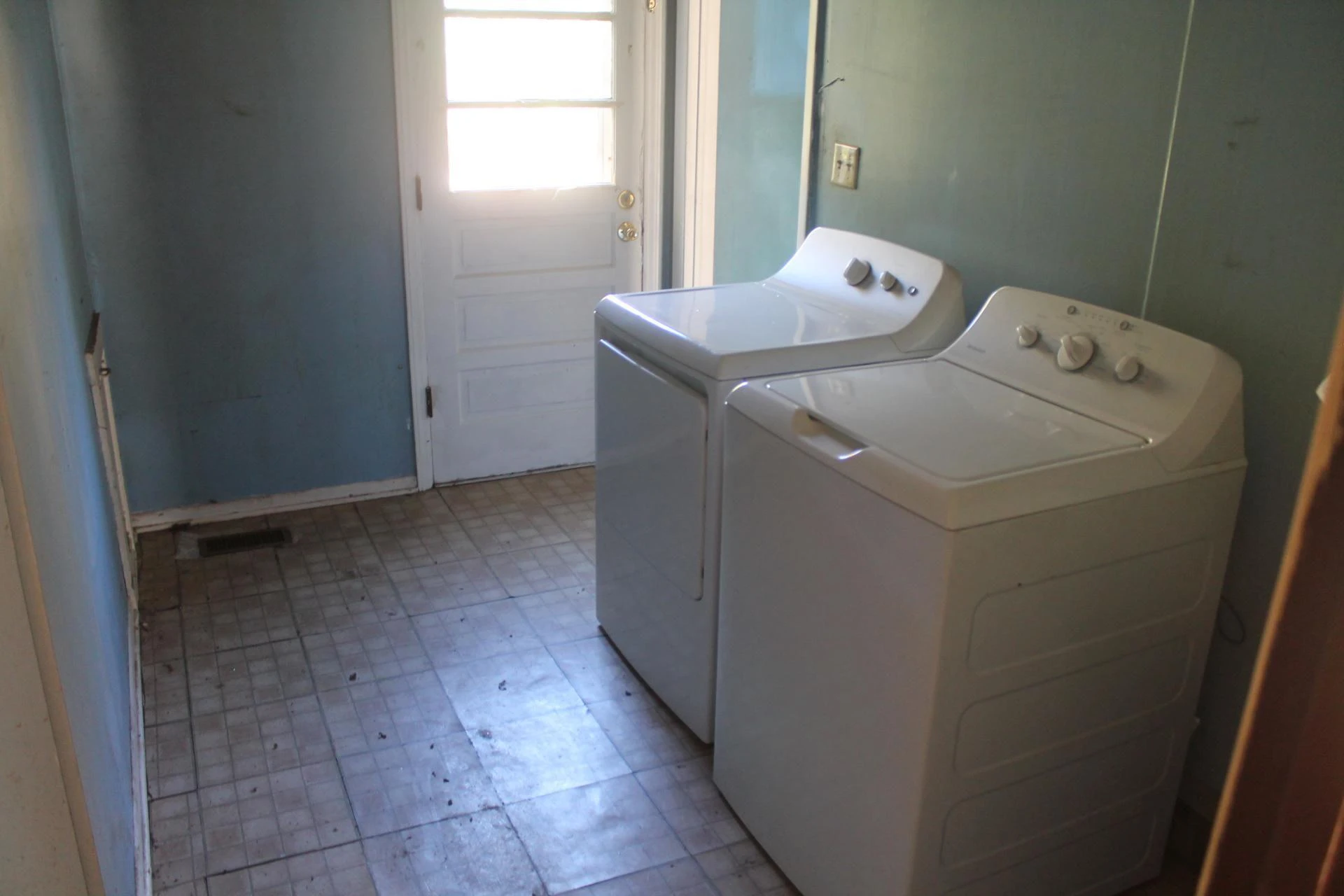 1414 Eastgate AVE - Photo 17