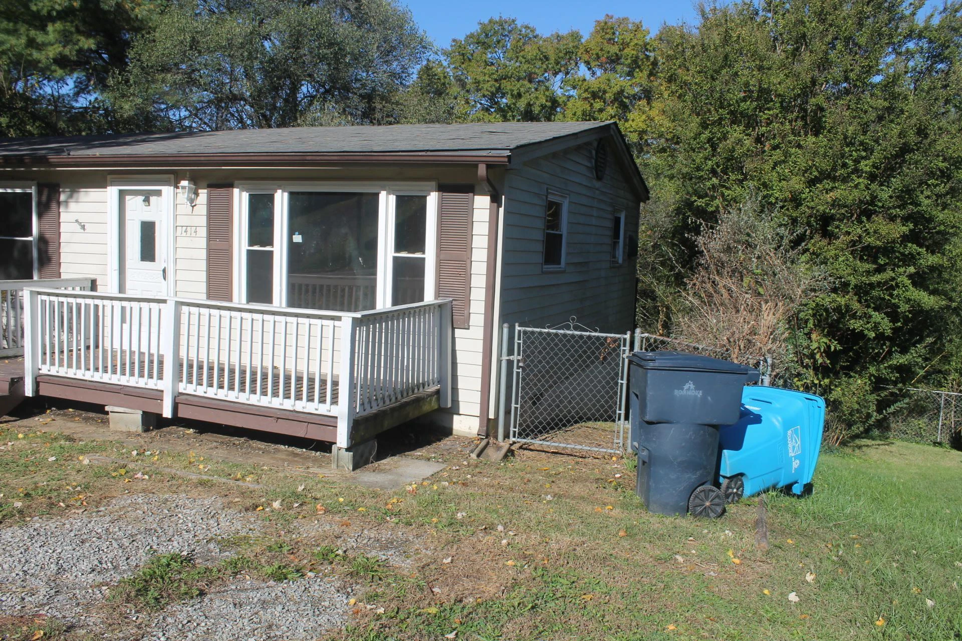 1414 Eastgate AVE - Photo 3