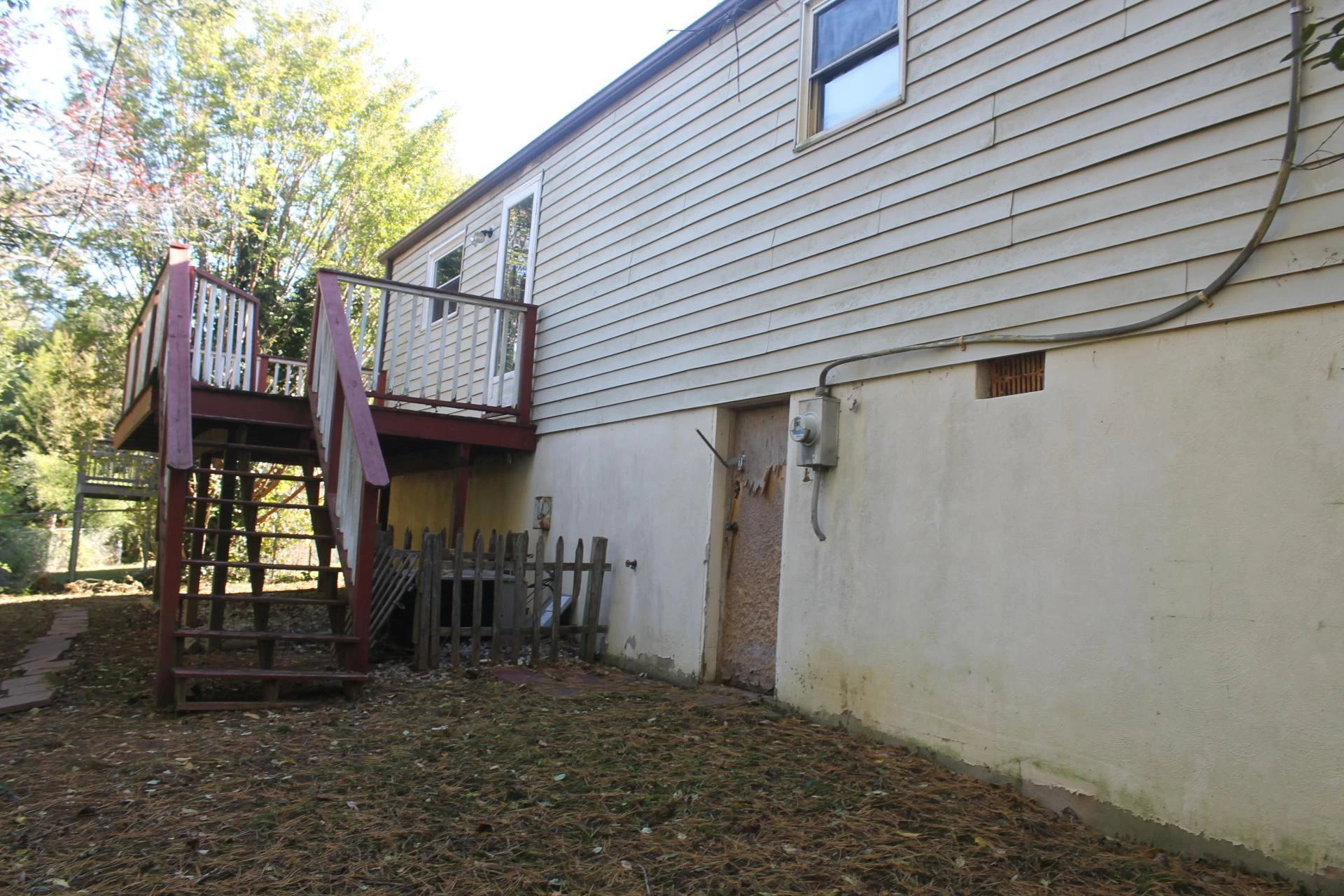 1414 Eastgate AVE - Photo 4