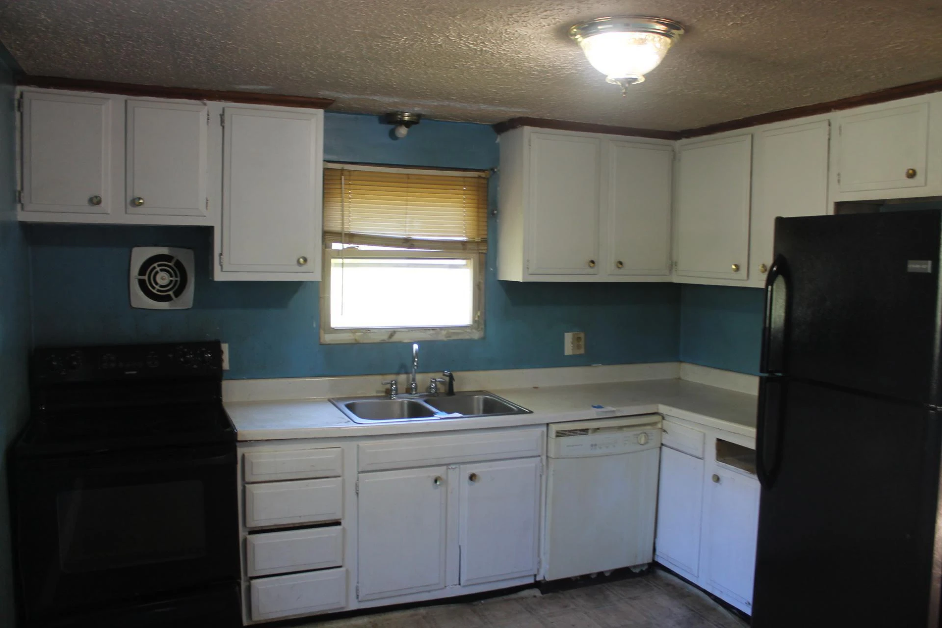 1414 Eastgate AVE - Photo 9