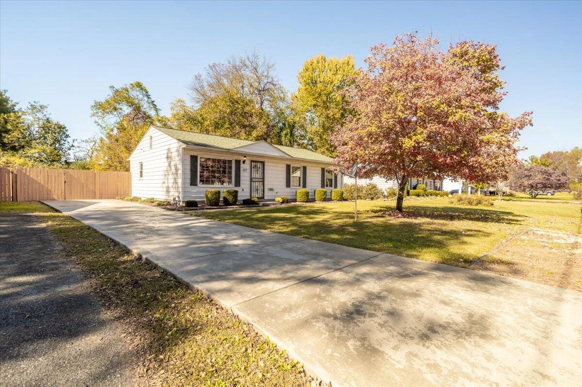 107 Carey AVE