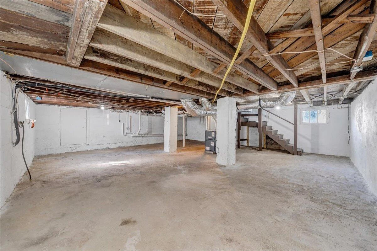 832 Queen AVE - Photo 26