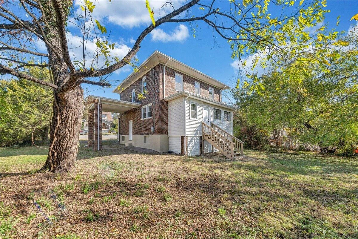 832 Queen AVE - Photo 29