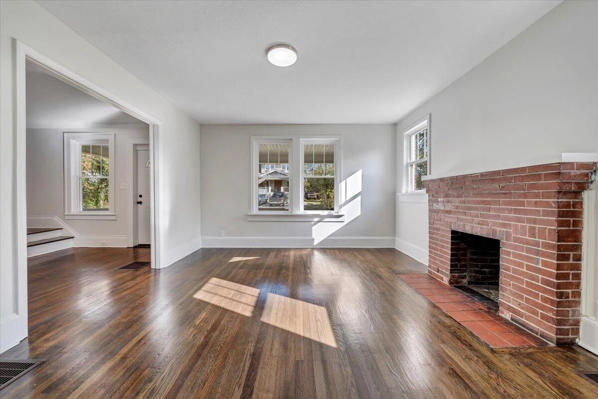 832 Queen AVE - Photo 5