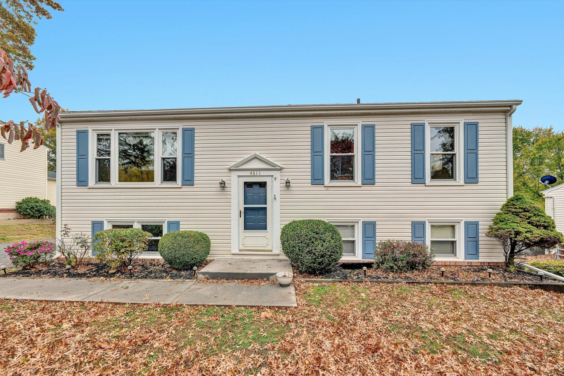 4611 Casper DR - Photo 2
