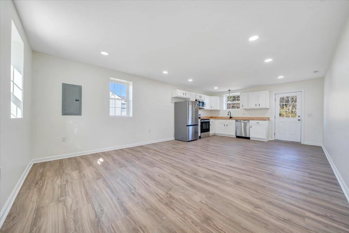 4407 Palmer AVE - Photo 2