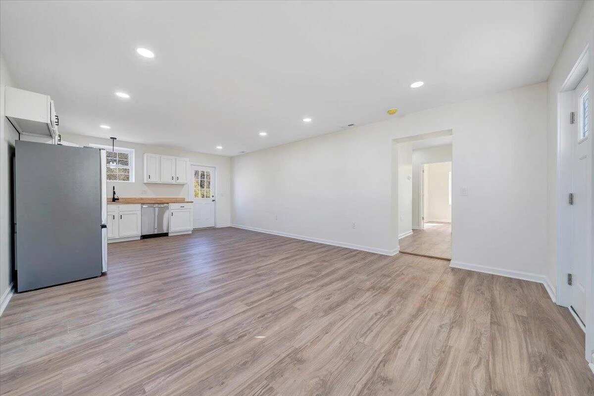 4407 Palmer AVE - Photo 3
