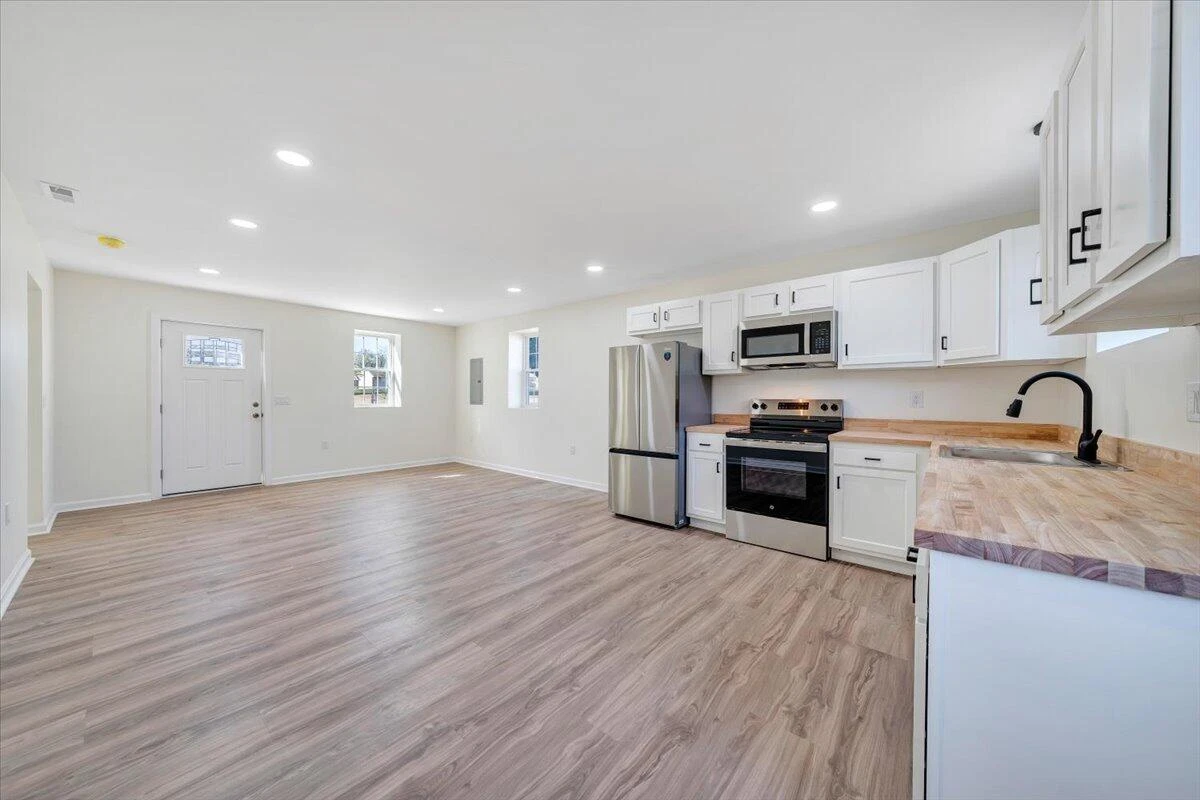 4407 Palmer AVE - Photo 4