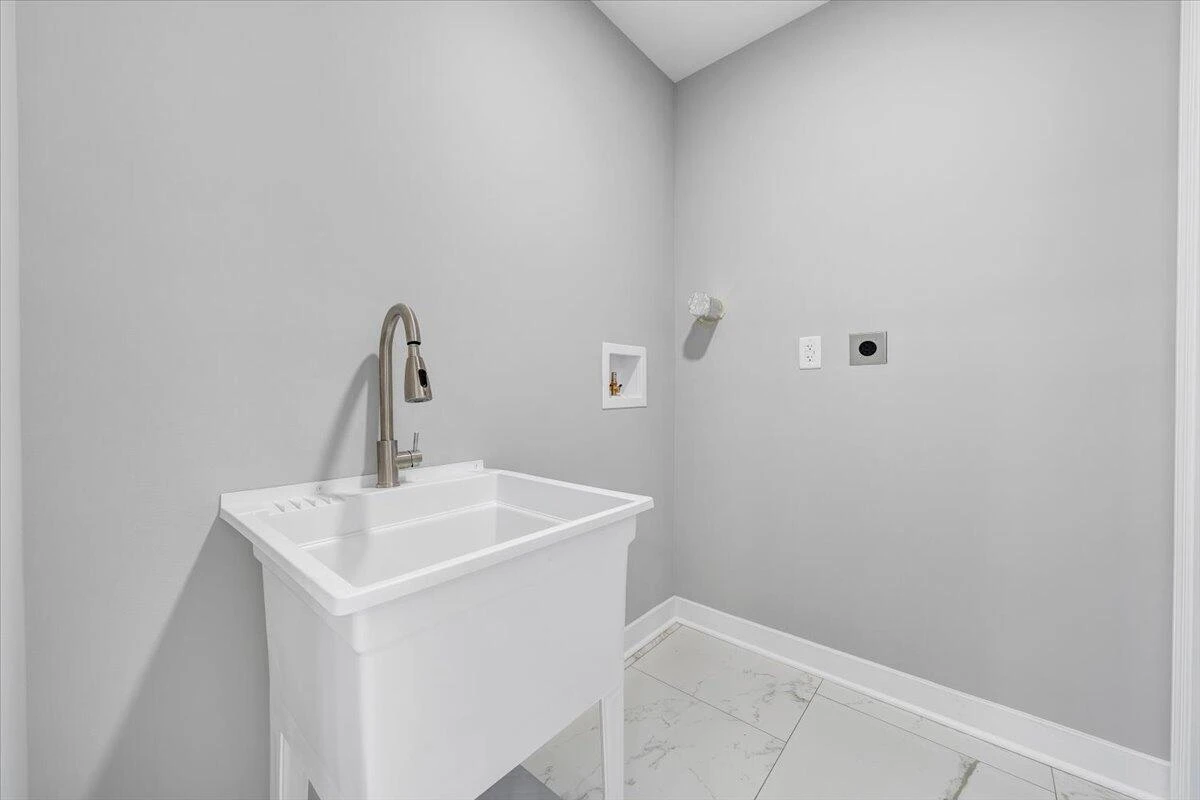321 Patton AVE - Photo 11