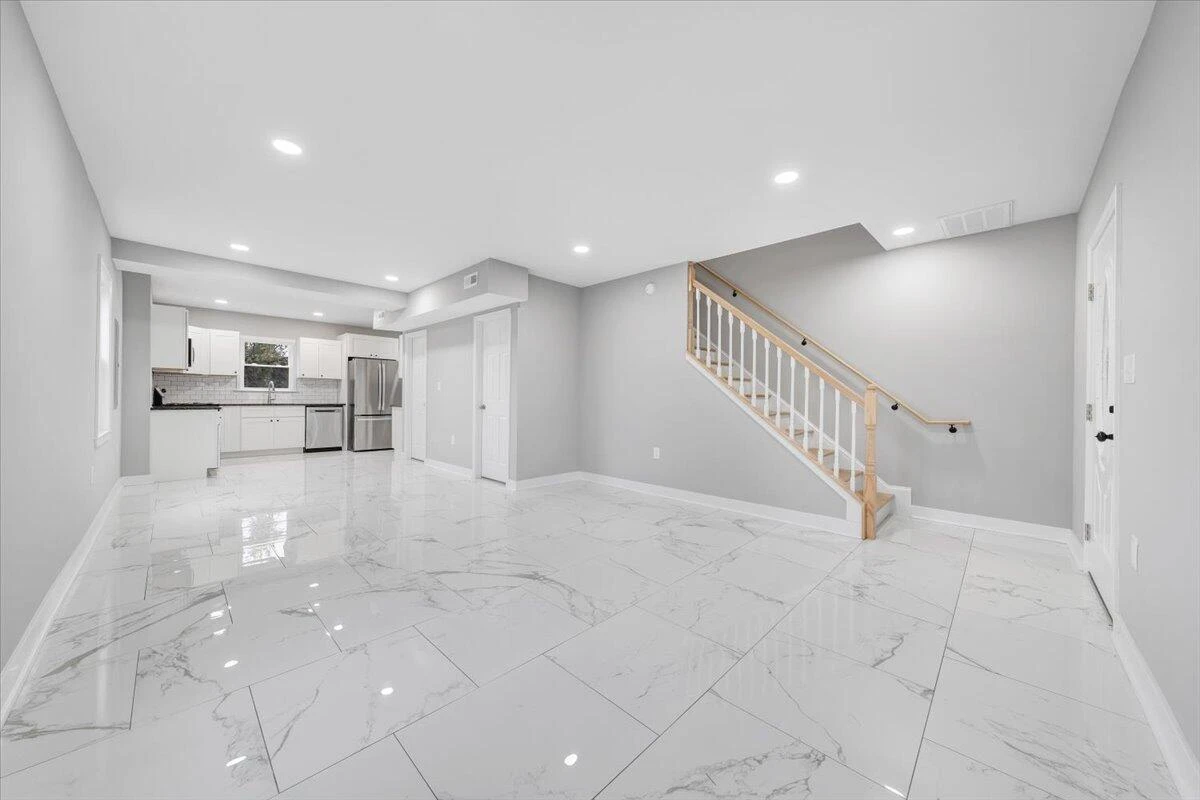 321 Patton AVE - Photo 3