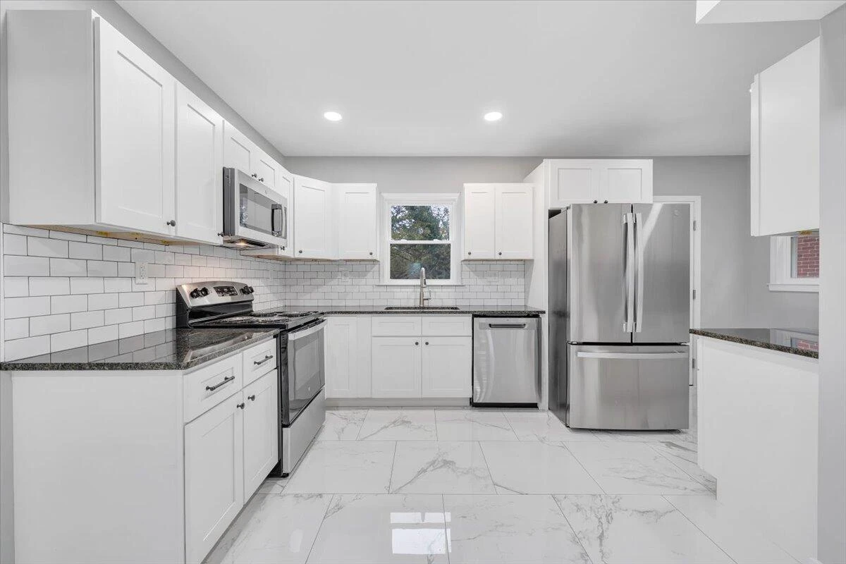 321 Patton AVE - Photo 7
