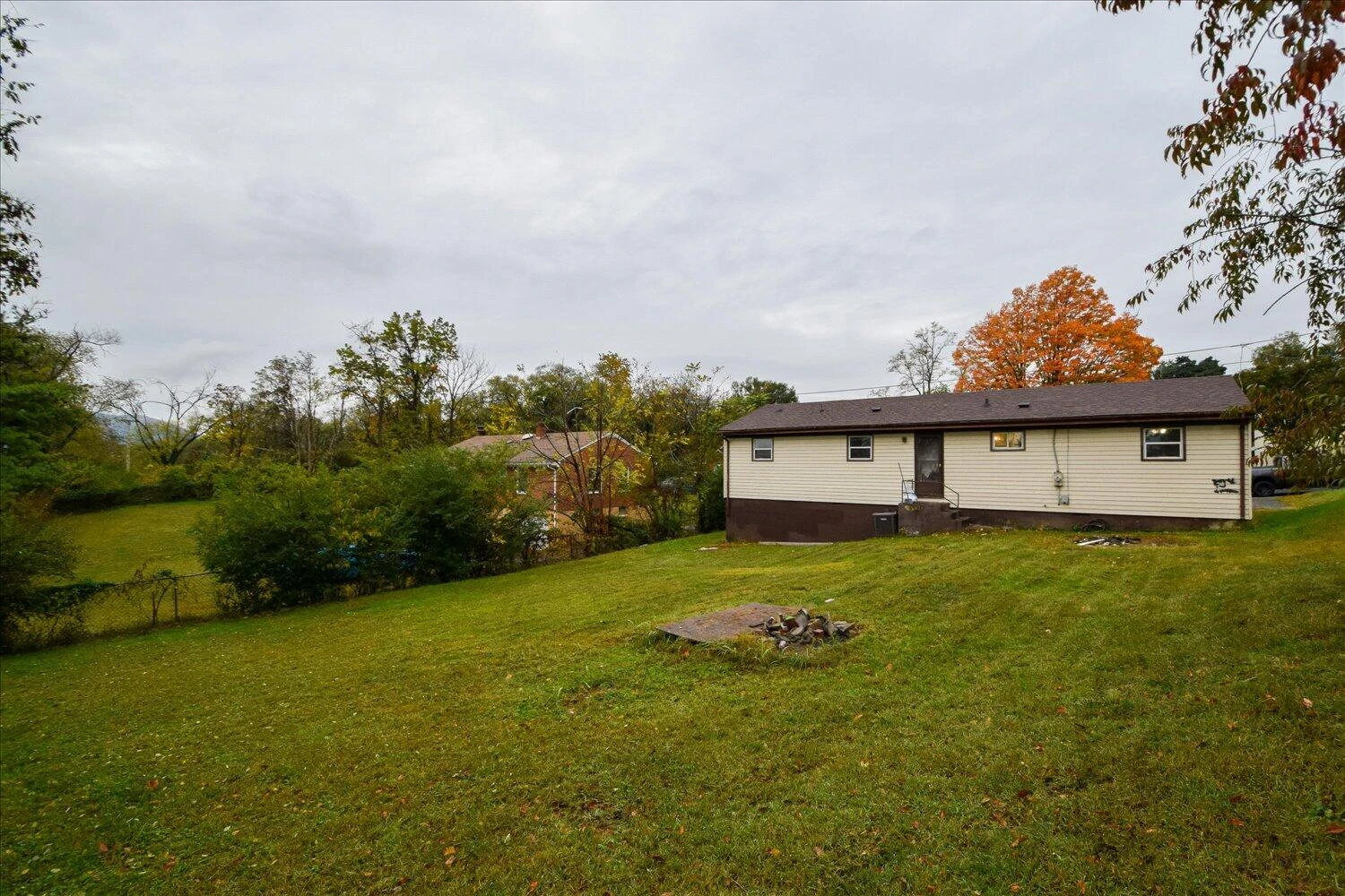 1523 Dunbar ST - Photo 17