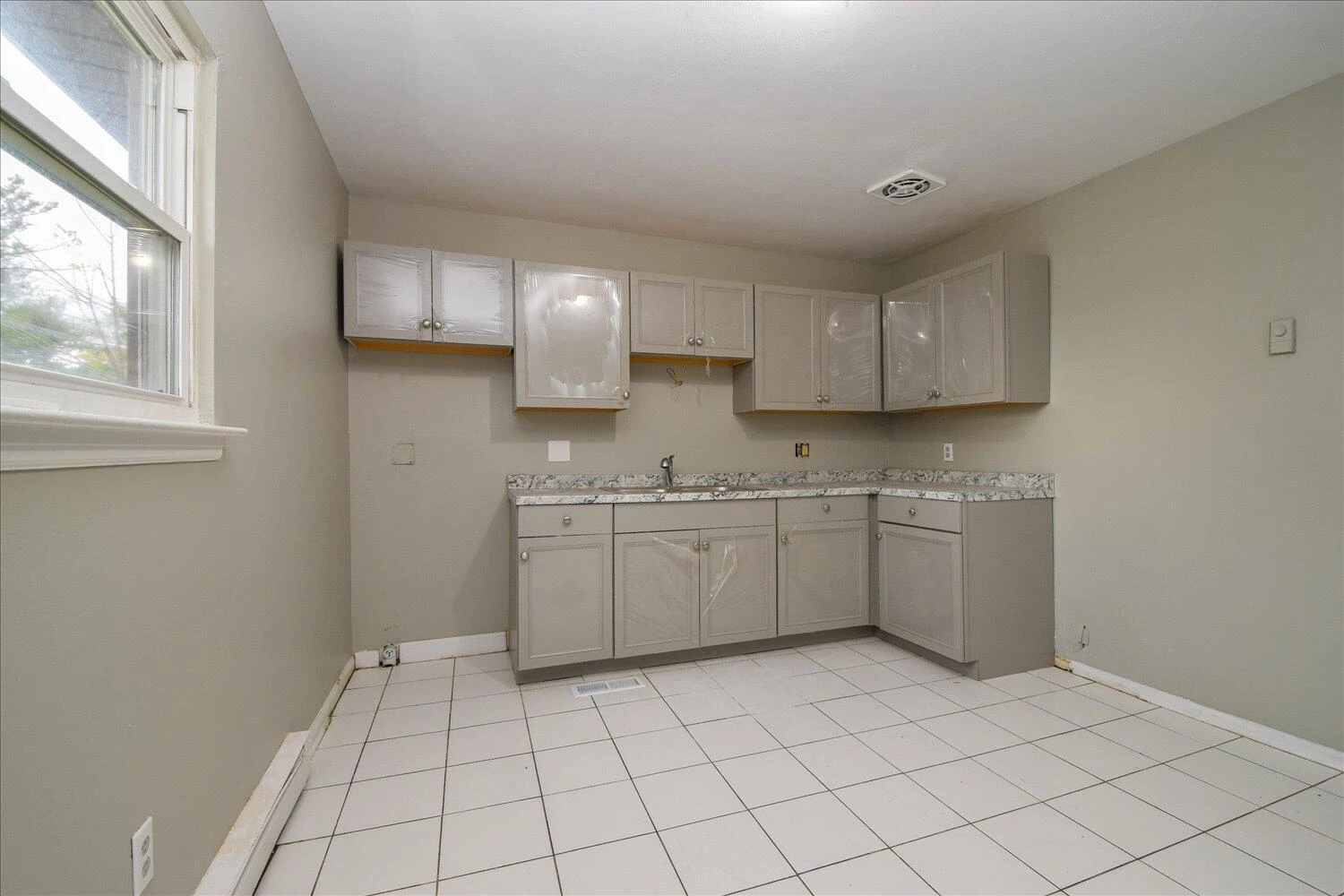 1523 Dunbar ST - Photo 7