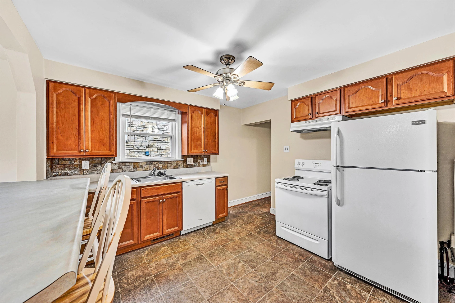 617 Virginia AVE - Photo 12