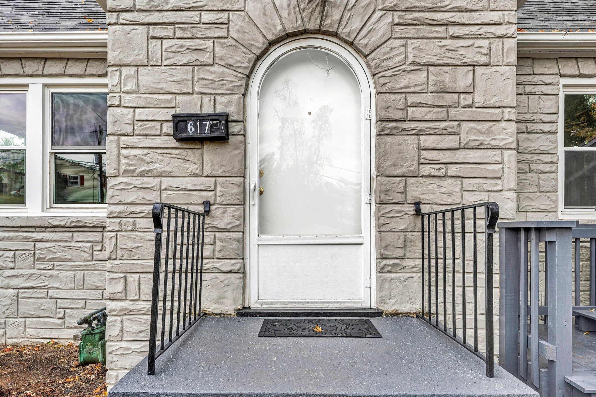 617 Virginia AVE - Photo 3
