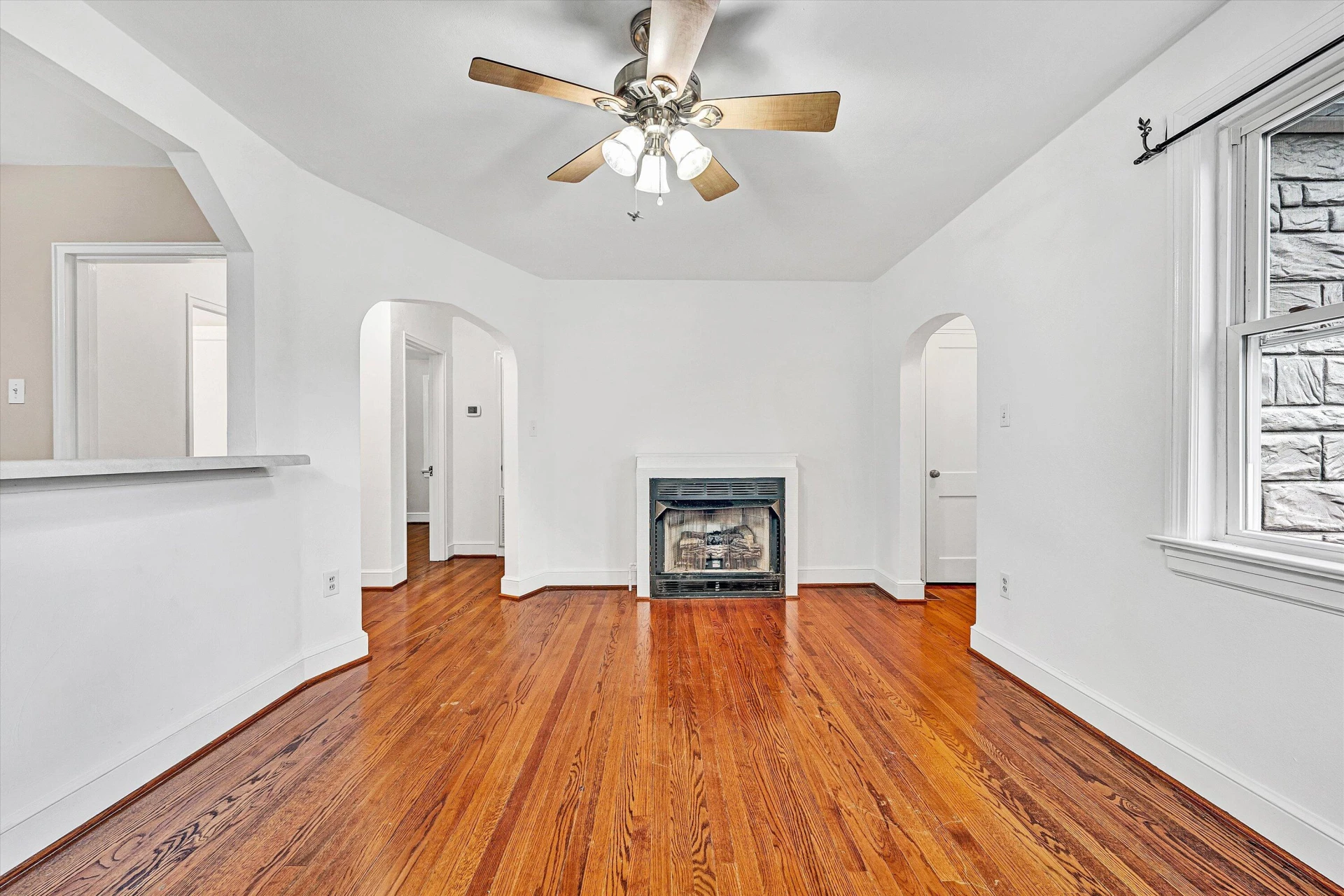 617 Virginia AVE - Photo 6