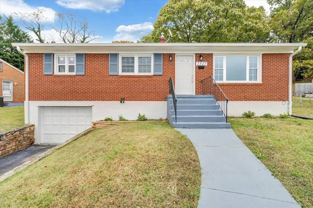 2527 Broad ST - Photo 2