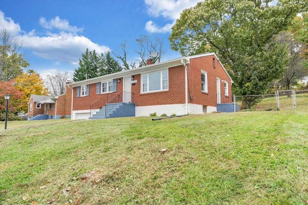 2527 Broad ST - Photo 23