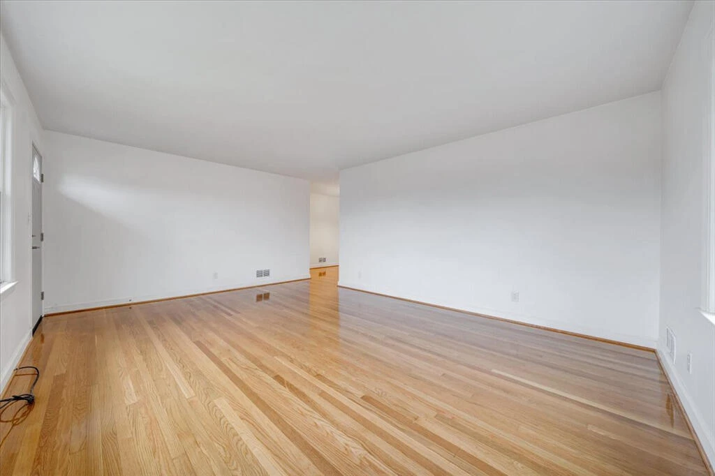 2527 Broad ST - Photo 4