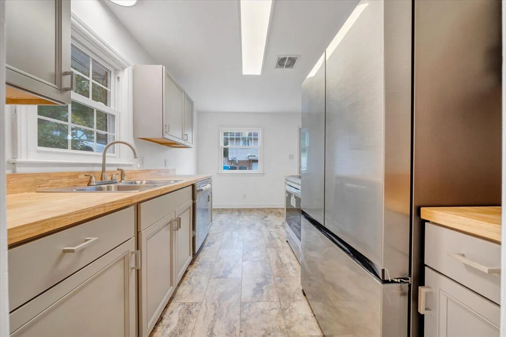 2527 Broad ST - Photo 7