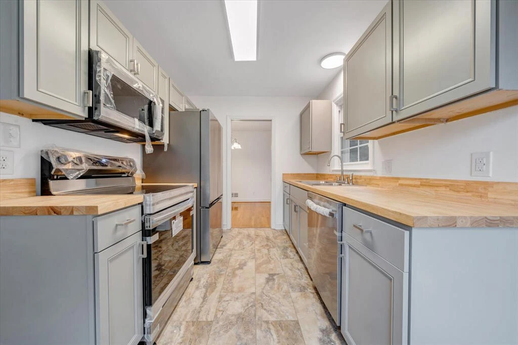 2527 Broad ST - Photo 8