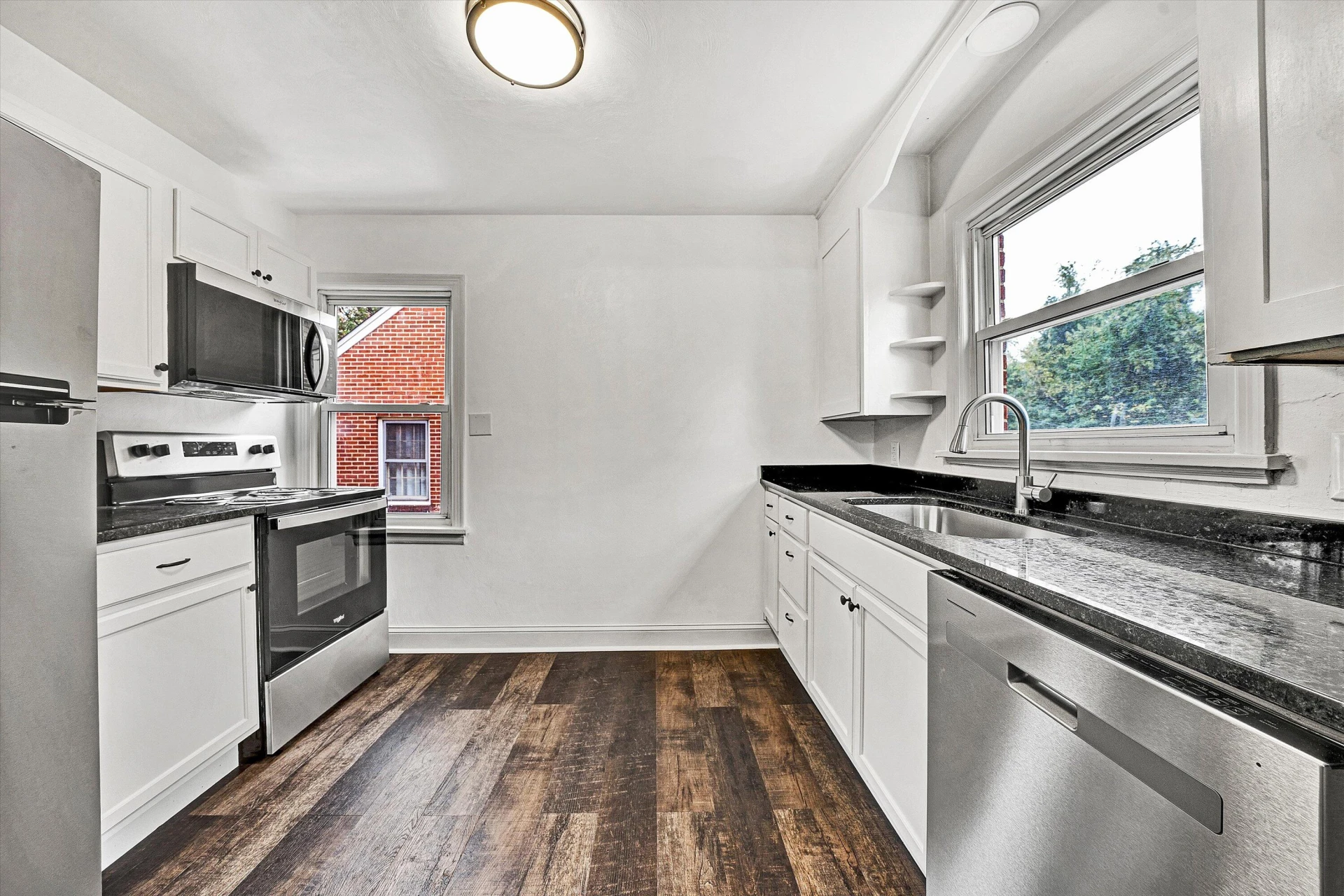 1930 Brandon AVE - Photo 16