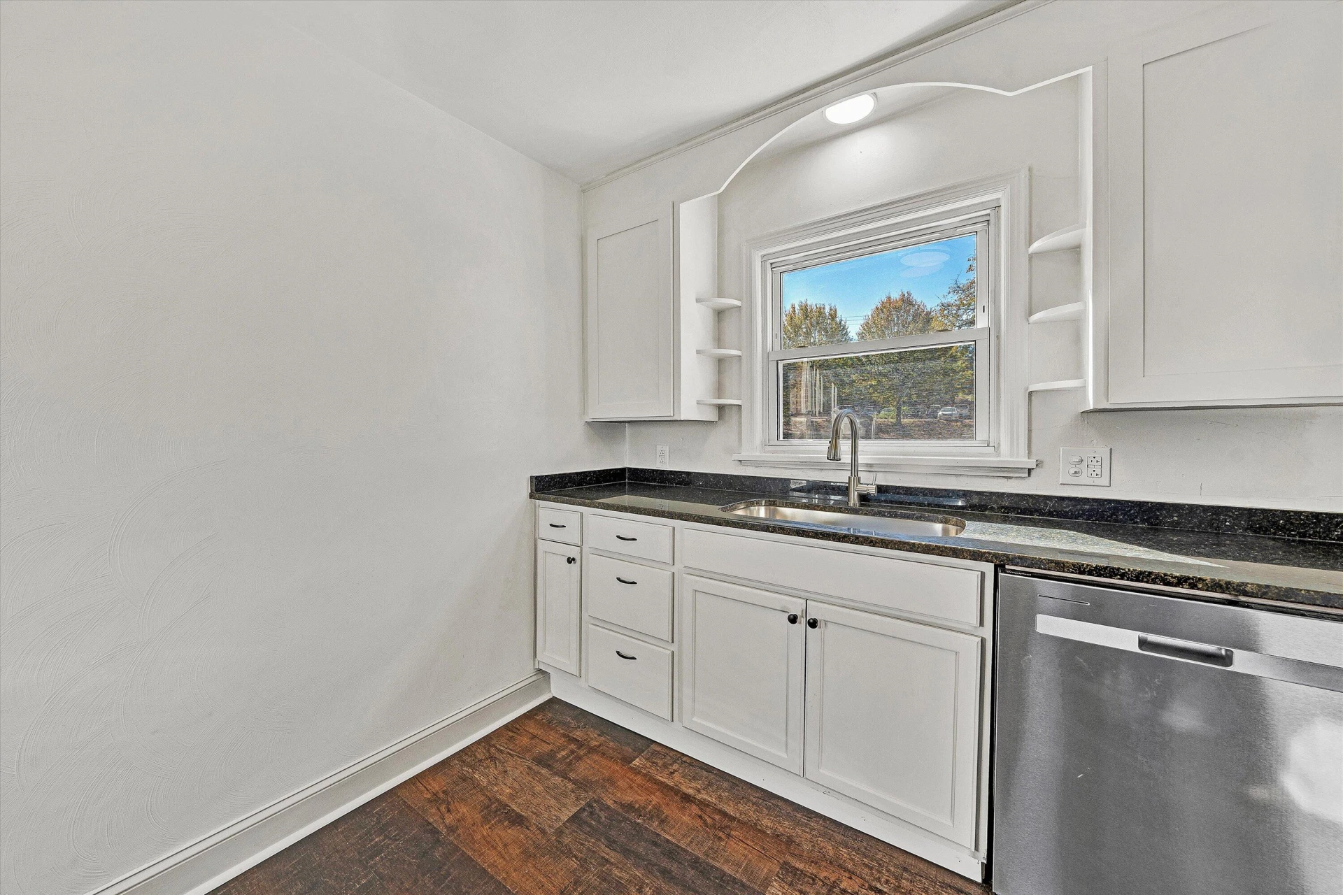 1930 Brandon AVE - Photo 17