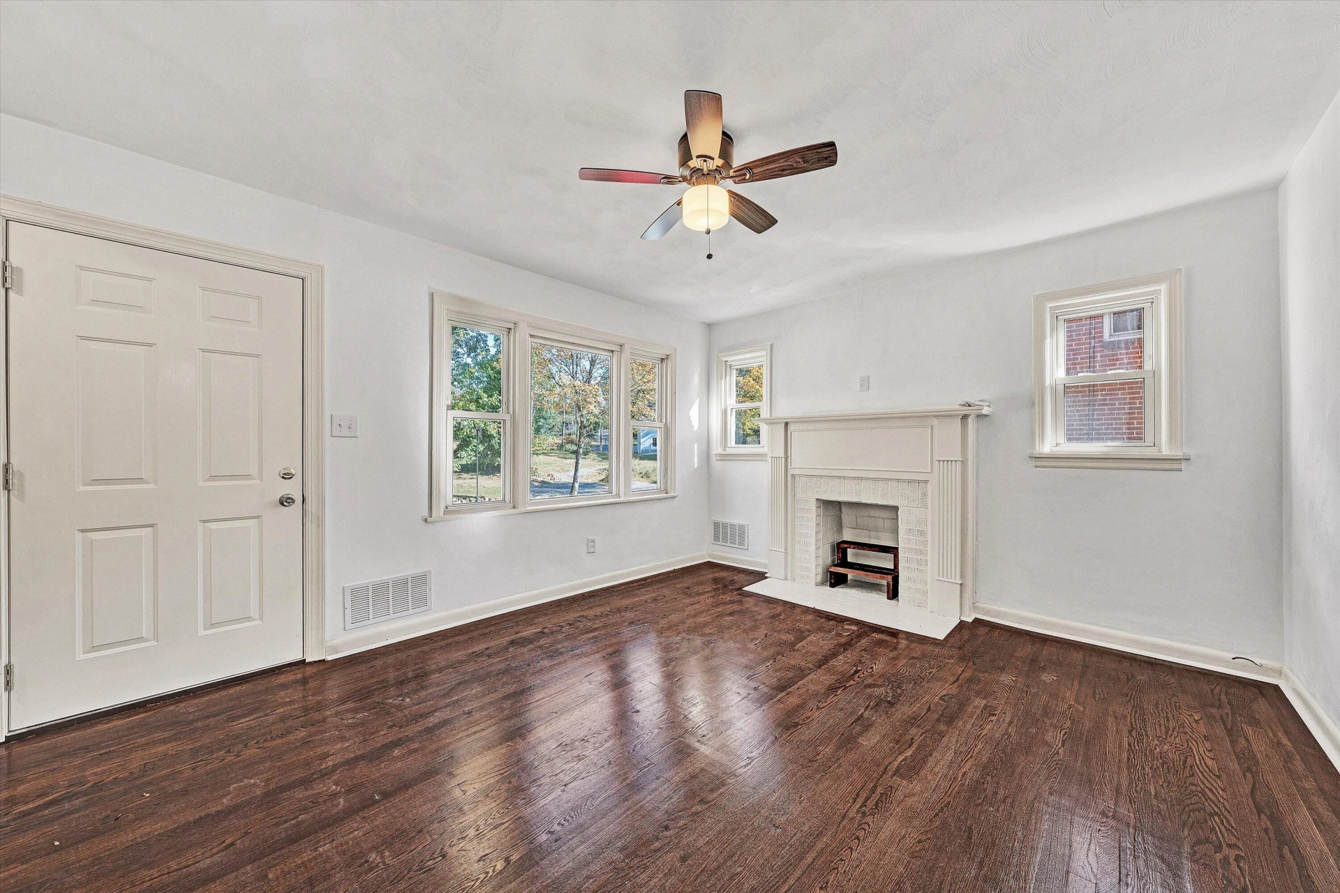 1930 Brandon AVE - Photo 9