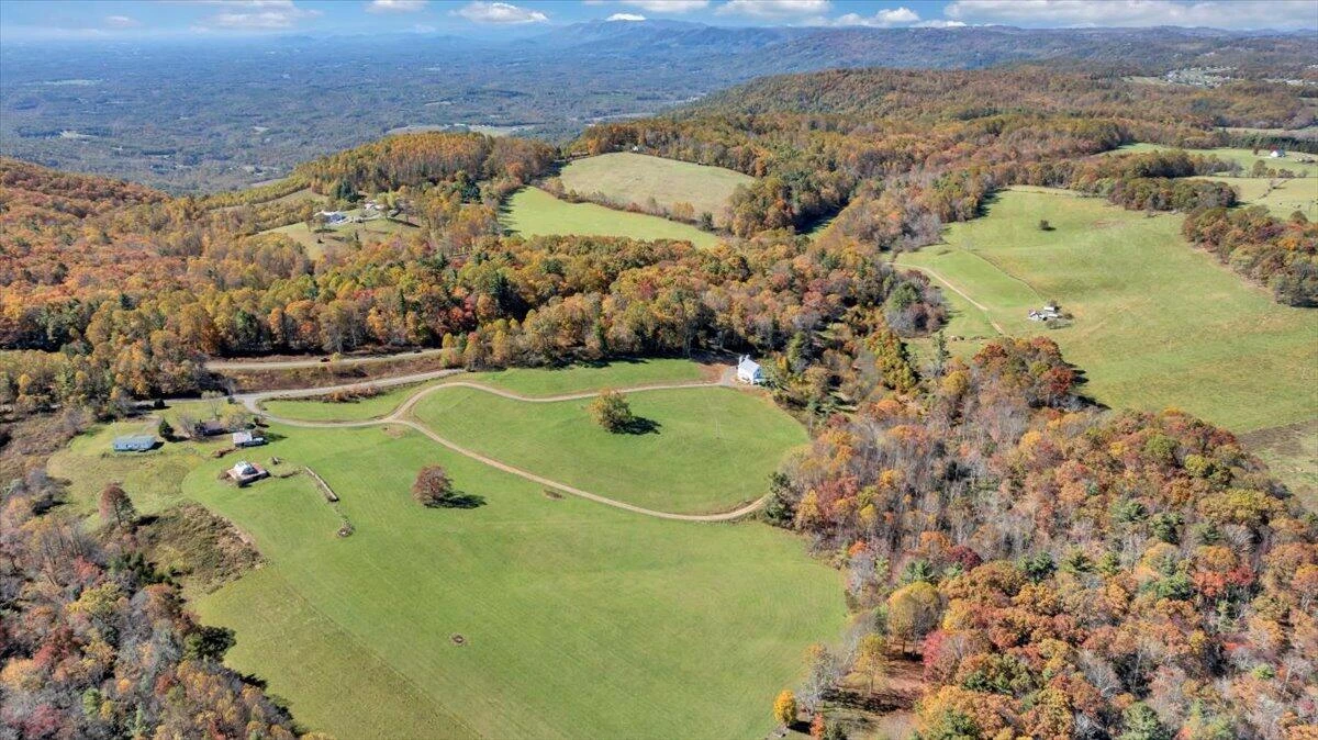 1533 Groundhog Mountain RD - Photo 93