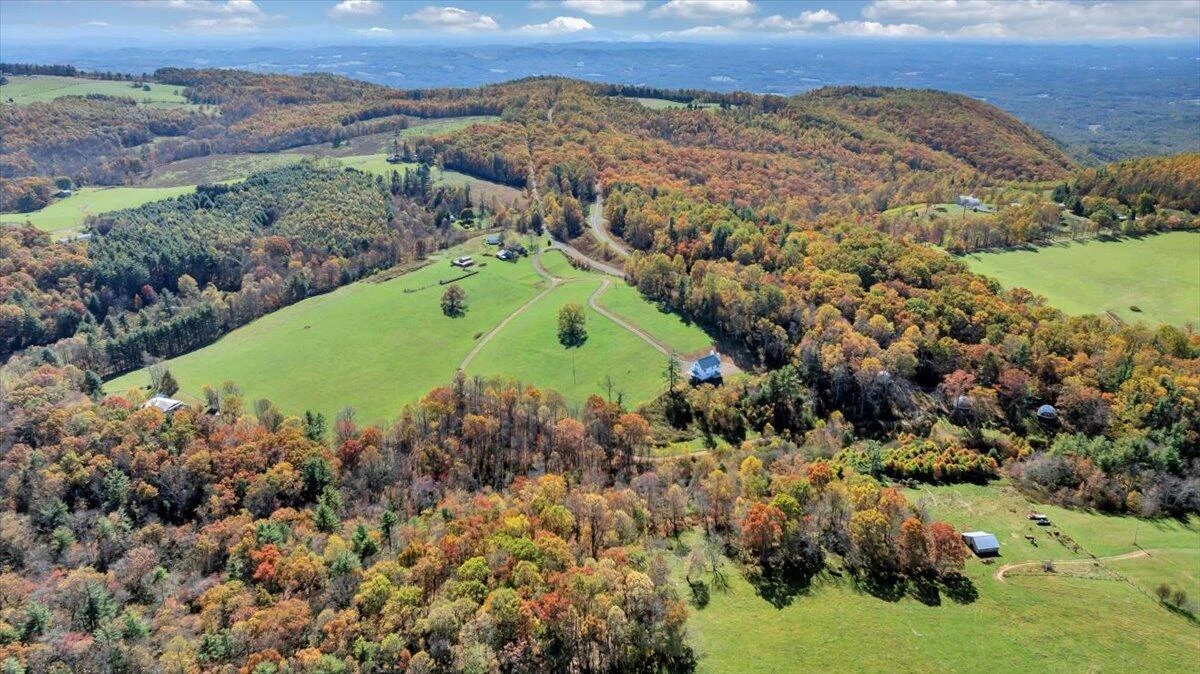 1533 Groundhog Mountain RD - Photo 95