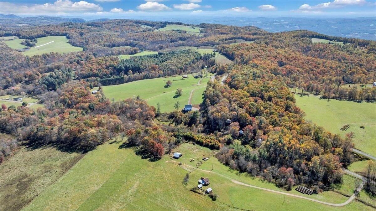1533 Groundhog Mountain RD - Photo 97
