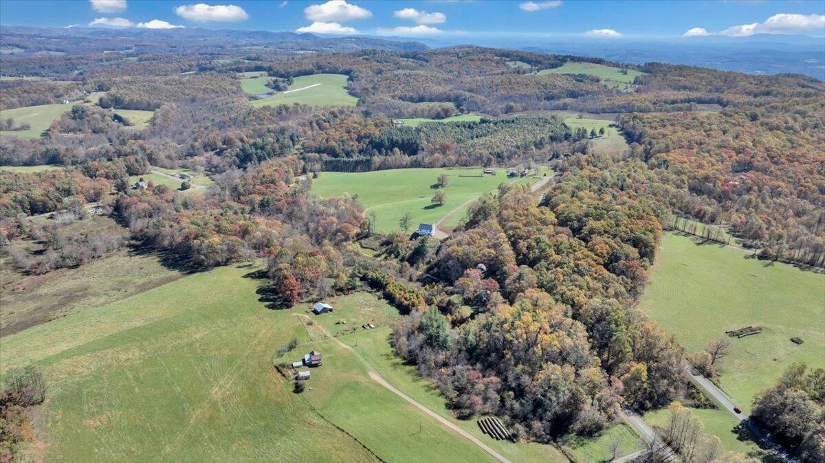 1533 Groundhog Mountain RD - Photo 98