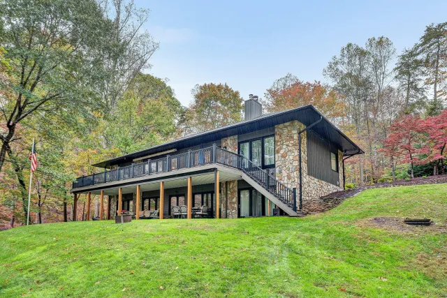 6 Low Country DR, Penhook, VA, 24137