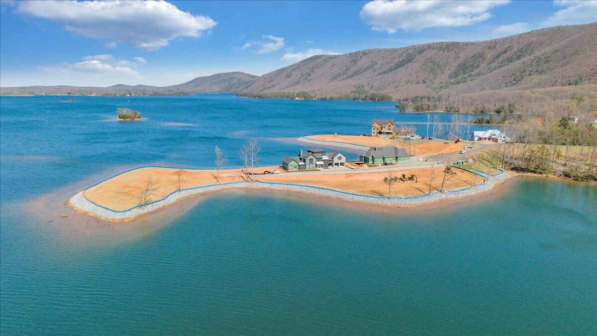 118 Lakeport CIR - Photo 36