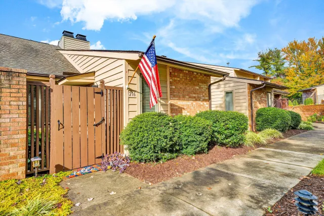 216 Windward DR